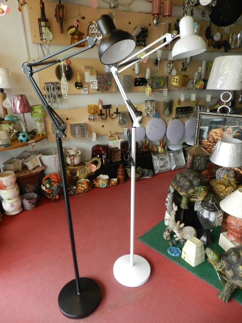 Stand-Lamp Stand-Lamp